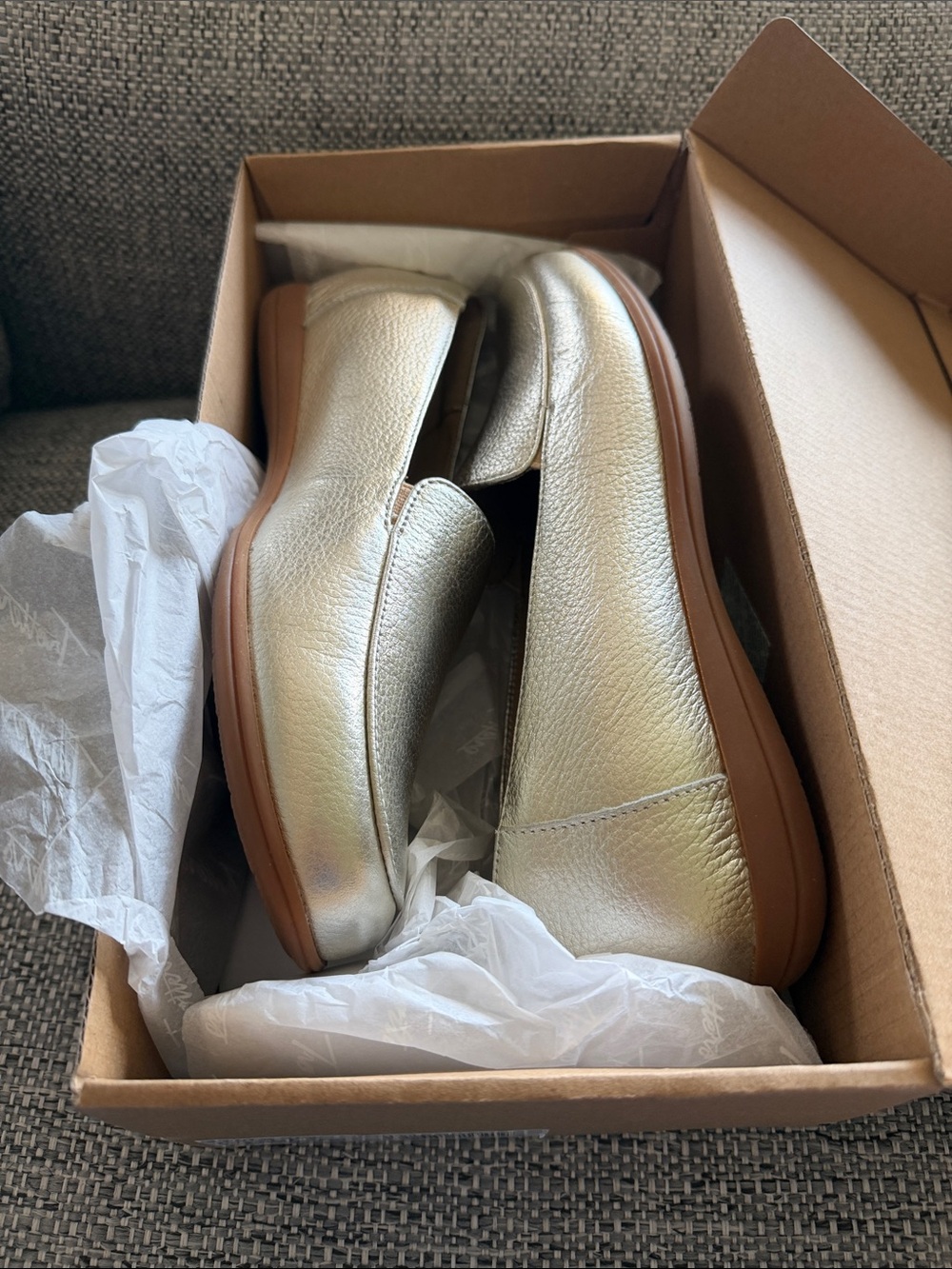 NEW IN BOX Trotters Deanna Champagne Metallic Leather Slip-On Loafers Size 8.5 - Picture 7 of 7